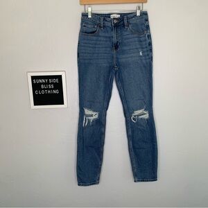 Abercrombie & Fitch High Rise Skinny Jeans Medium Wash Distressed Size 6 Reg